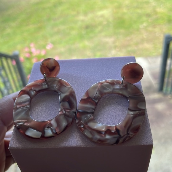 Free People Resin Drop Hoop Earrings - Picture 10 of 11